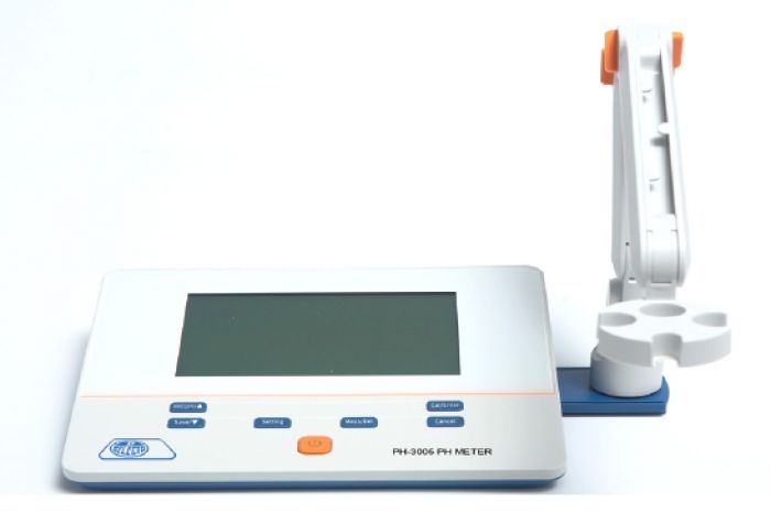 Digital pH meter 