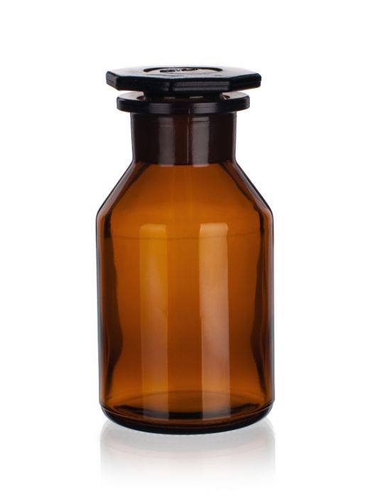 Reagent bottle for common use