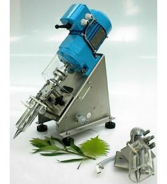 Leaf juice press with corrugated roller system