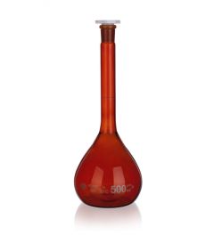 Volumetric flask brown with SJ with plastic stopper Class A